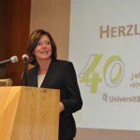 Ministerin Malu Dreyer mahnt an, dass Gleichberechtigung noch lange nicht erreicht ist - 5VIER