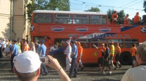 Die Parade der Holländer zieht durch Charkow.