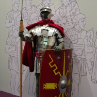 Nachbildung einer römischen Rüstung - 5VIER