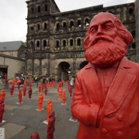 Hörl Installation Karl Marx. Foto: Lars Eggers - 5VIER