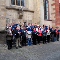 Der Friedrich-Spee-Chor vor dem Eingang zur Gruft des Jesuiten - 5VIER