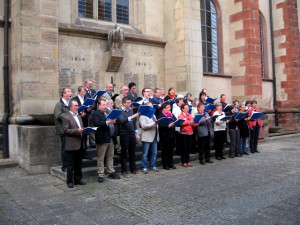 Der Friedrich-Spee-Chor vor dem Eingang zur Gruft des Jesuiten