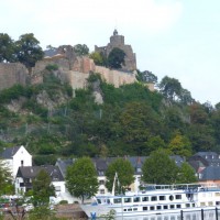 Blick auf die Burg von der Altstadtbrücke aus - 5VIER