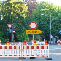 Umleitungsschild am Ende einer Straße. Foto: 5vier.de