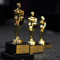 Foto: Motiv „ Die drei MITL Kurzfilm-Oscars. Wer wird in diesem Jahr als Preisträger die begehrte Auszeichnung mit den Preisgeldern erhalten? Bis zum 19. Oktober fällt die Entscheidung per Online-Voting und Jury-Urteil.“ - 5VIER
