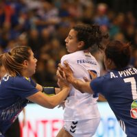 Frankreich gegen Paraguay bei der Handball-WM der Frauen in Trier
