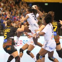 Frankreich gegen Spanien bei der Handball-WM der Frauen in Trier