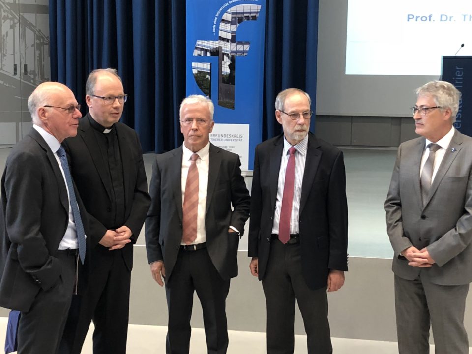 Prof. Dr. Norbert Lammert, Bundestagspräsident a.D. und Dr. Stephan Ackermann, Bischof von Trier, standen am 01.07.2019 im Blickpunkt. Foto: V. Anton