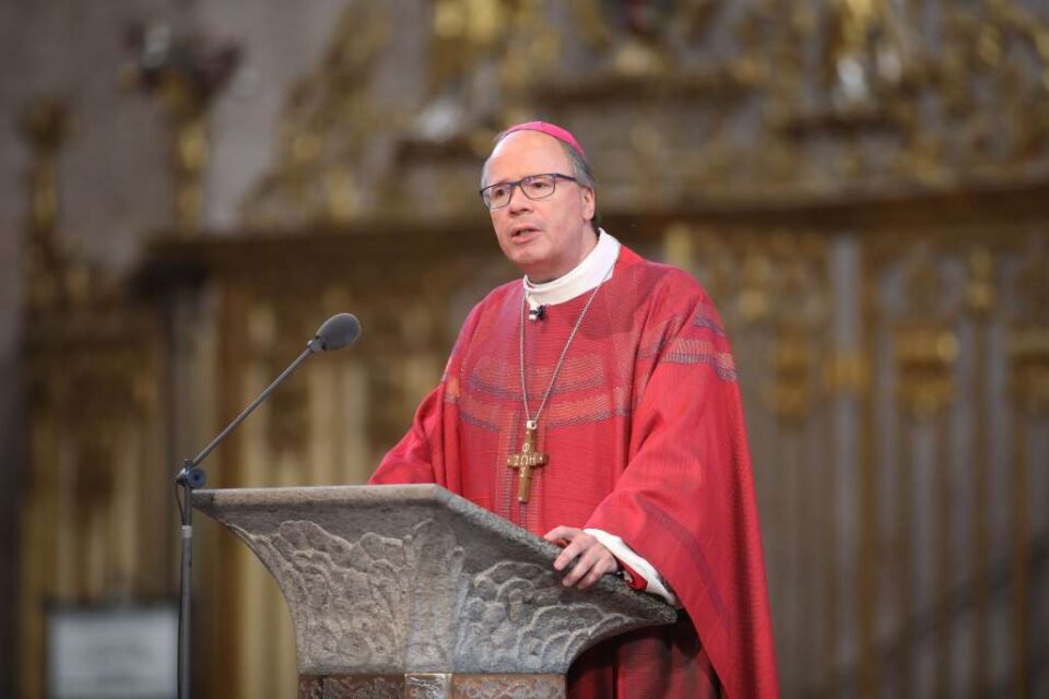 Bischof Ackerman will den Opfern der Corona-Pandemie gedenken. Bildquelle: Bistum Trier