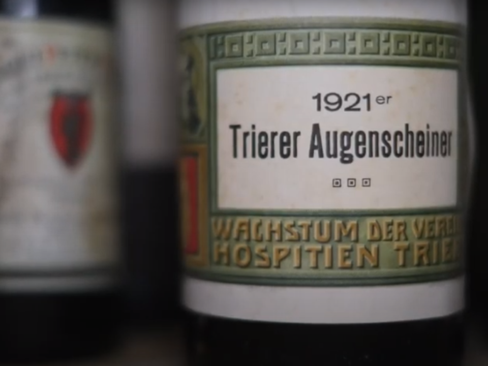 Alte Weinflaschen von Trierer Weingütern