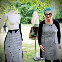 Für den Kunst- & Handwerkermarkt im Oktober in Hatzenport konnte bereits die überregional bekannte Upcycling-Künstlerin Brigitte Pappe mit ihren „kunstzumtragen“-Unikaten für den Markt gewonnen werden. Bildquelle: Veranstalter