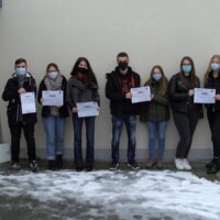7 SchülerInnen haben erfolgreich ihr Zertifikat des Kurses "ModPo"erworben. Bildquelle: Thomas Oeffling