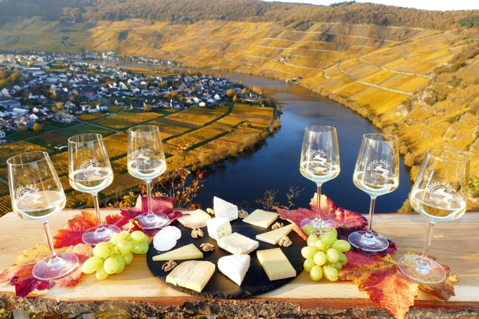 Dieses Bild mit dem Titel "Köstlichkeiten der Großregion treffen auf Weine des Terroir Moselle" von Wolfgang Fusenig belegte den 2. Platz. Bildquelle: Wolfgang Fusenig