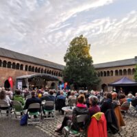 Am 15.07.2021 startete die Konzertreihe „Jazz im Brunnenhof“ vor ausverkauftem Publikum. Bildquelle: ttm