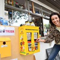 Bienenfutterautomat im Palastgarten aufgestellt