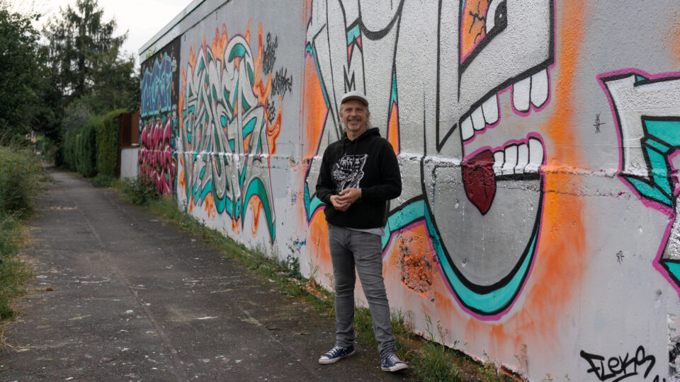 An der eigenen Wall können sich Spayer nur wenige Meter vom Jugendzentrum ganz legal austoben. Auch von Tom Cartus ist hier ein Graffiti zu sehen. Frederik Herrmann - 5vier.de