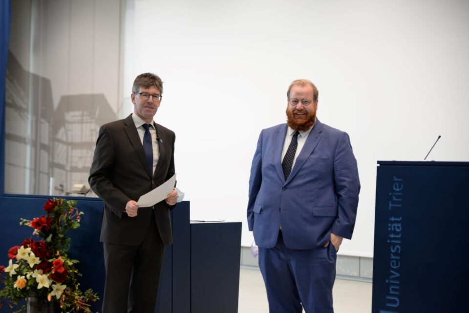 Universitätspräsident Prof. Dr. Michael Jäckel und Kulturdezernent Trier Markus Nöhl. Bildquelle: Universität Trier
