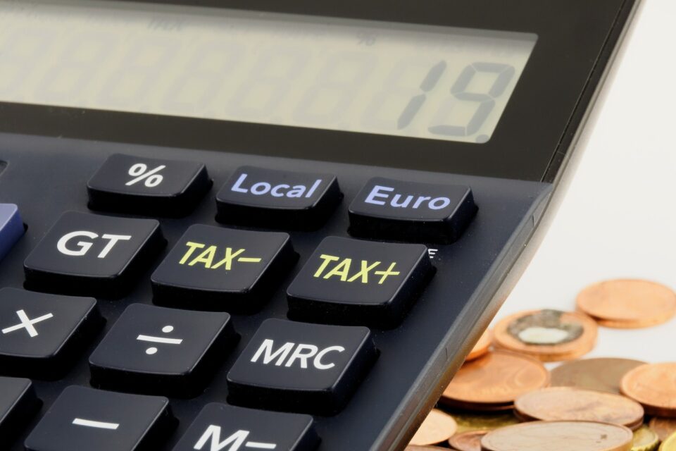 Einige Kreditkosten erkennt das Finanzamt an, sodass sie steuermindernd wirken. Foto: pixabay.de © Bru-nO CCO Public Domain.