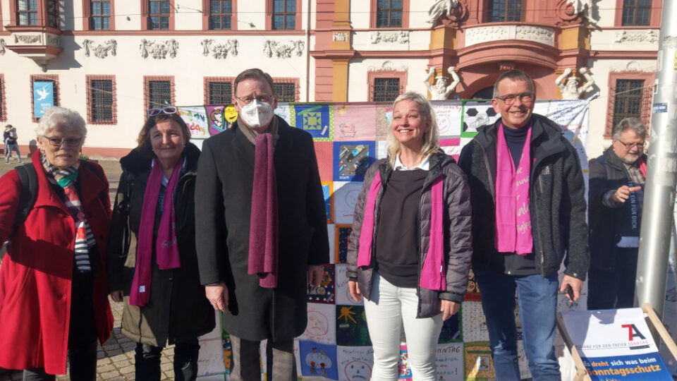 Vertreterinnen der KAB Trier mit MP Bodo Ramelow. Bildquelle: Katholische Arbeitnehmer-Bewegung 