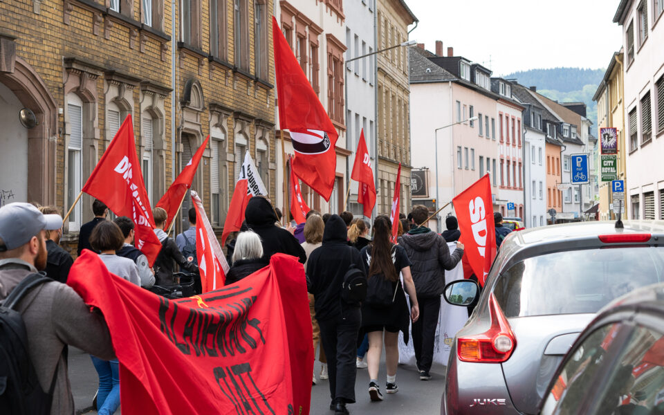 Demonstration des Maibündnis zum 1. Mai durch die Trierer Innenstadt. Foto: Frederik Herrmann - 5vier.de.