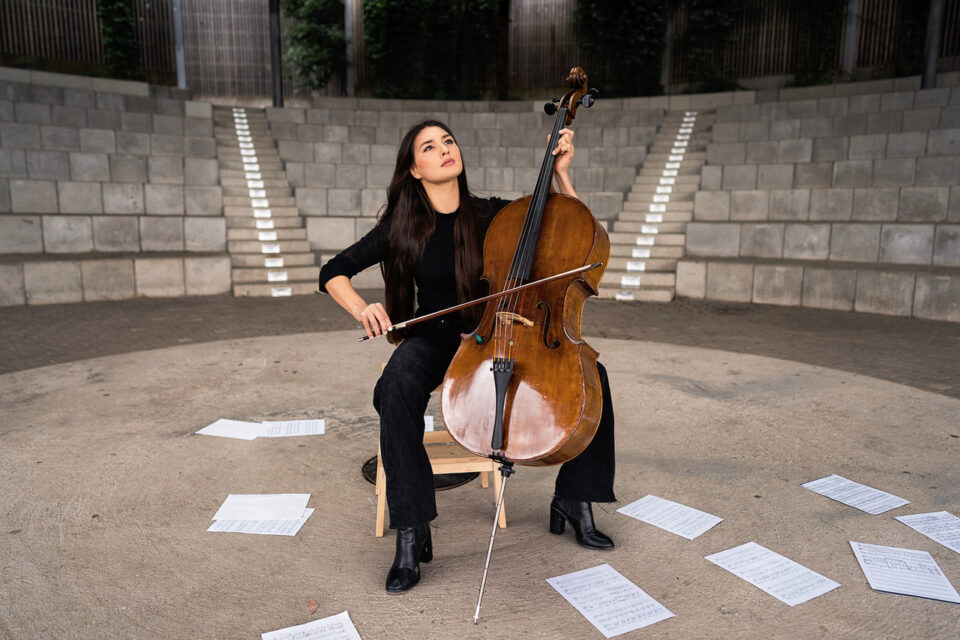 Die Schauspielerin Lisa Toh ist in Trier aufgewachsen. Sie spielt die junge Cellistin Isabell. Foto: Olga Tenigina 