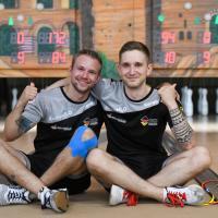 Nico Klink und Mike Reinert nach dem Finale im Herren Sprint bei der Kegel Weltmeisterschaft in Trier. Foto: Tobias Henke.