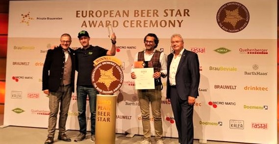 Gold Medaille für Seb’s Pale Ale beim European Beer Star 2022 in der Rubrik „English Style Bitter“ - Foto: Kraft Bräu / M. Tonkaboni