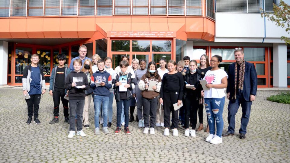 Zum Abschluss des Projekts „Kreatives Schreiben“ haben die Schülerinnen und Schüler die Uni Trier besucht. Foto: Universität Trier