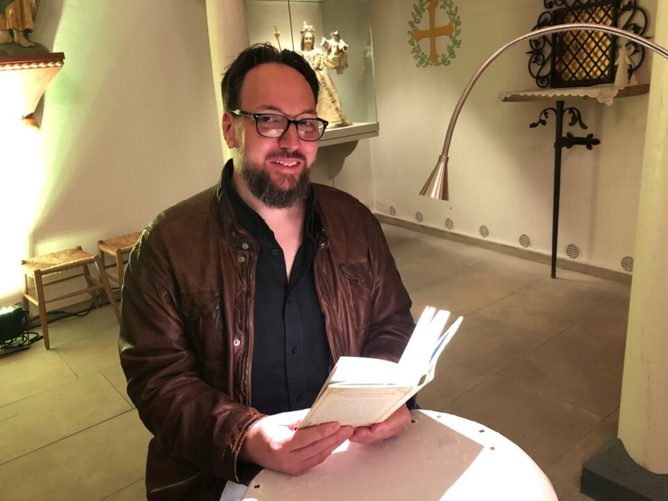 Bestsellerautor Carsten Henn liest aus seinem Werk „Der Geschichtenbäcker“. Foto: 5vier.de/Anna-Lena Hees