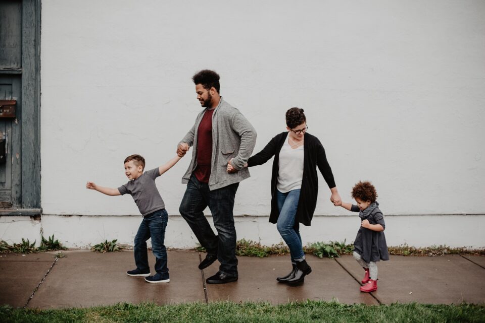 Eltern dabei zu unterstützen, souverän in den neuen Lebensabschnitt als Familie zu starten, ist die Aufgabe von "Zusammen wachsen". Foto: Emma Bauso/Pexels.