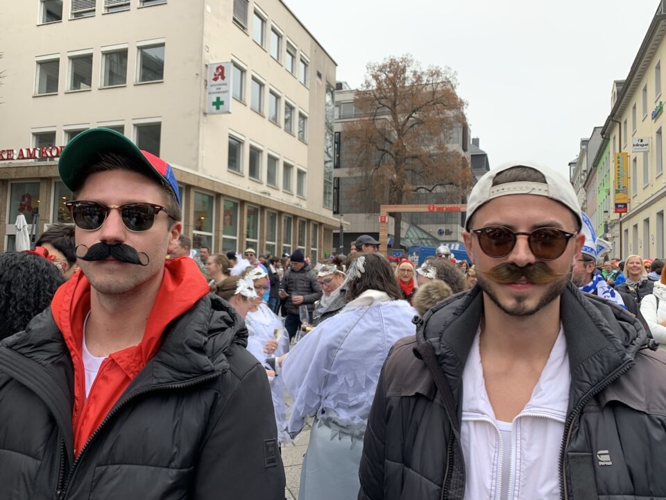 Luigi Ferrair und Franco Piccolini alcopoppen gleich den Kornmarkt. Foto: 5vier.de