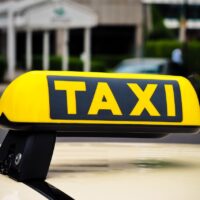Die Taxi Branche bekommt stakre Konkurrenz durch Online Mitfahrservices.Foto: Bild von Hands off my tags! Michael Gaida auf Pixabay