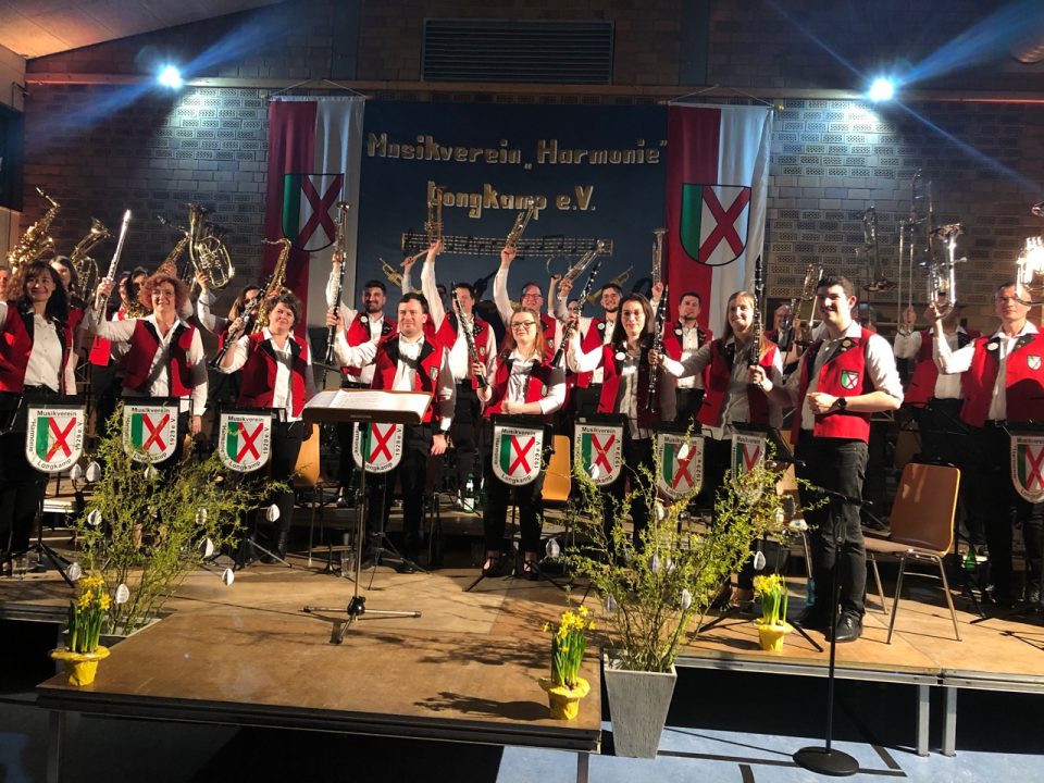Der Musikverein „Harmonie“ Longkamp richtete am Ostersonntag sein traditionelles Osterkonzert aus. Foto: 5vier.de/Anna-Lena Hees