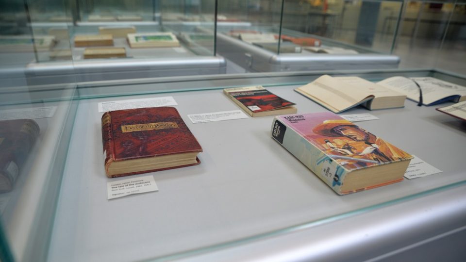  Die Universitätsbibliothek Trier präsentiert zum Welttag des Buches eine Ausstellung, die Kultbücher und weitere besondere Werke aus dem Bestand zeigt. Foto: Universitätsbibliothek Trier