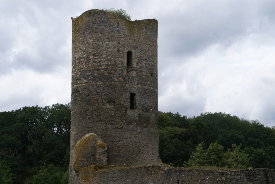 Der Turm der Burg Baldenau. Foto: 5vier.de/Anna-Lena Hees