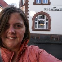5vier-Reporterin Anna-Lena Hees hat sich die Krimistadt Hillesheim in der Eifel angesehen. Foto: 5vier.de/Anna-Lena Hees