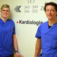 Die beiden angehenden Fachärzte Dr. med. Jacqueline Zang und Tobias Krause wissen die guten Rahmenbedingungen im Herzzentrum Trier zu schätzen. Foto: BBT-Gruppe, Region Trier