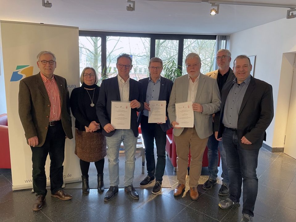 Unterzeichnung der neuen Kooperationsvereinbarung zur Versorgung der Menschen mit psychischen Erkrankungen. Foto: Kreisverwaltung Trier-Saarburg