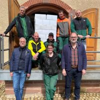 Das Team vom TAGA e.V. steht bereit für den Benefiz-Weinverkauf im Gut Avelsbach von Freitag 22.03. bis Sonntag 24.03. Foto: Gut Avelsbach