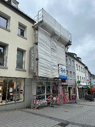Der zu sanierende Dachstuhl in der Fußgängerzone. Foto: Stadt Bitburg
