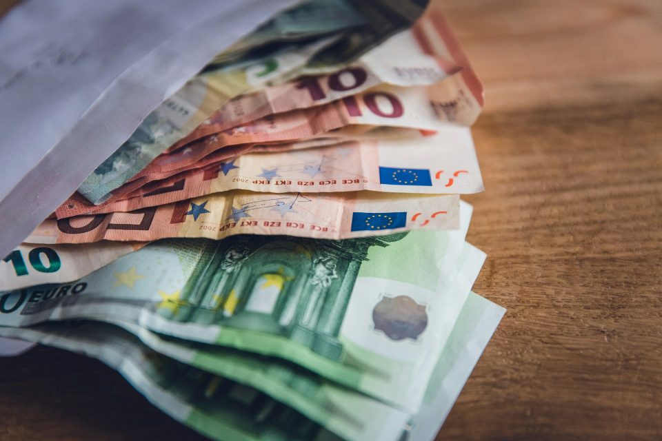 Eurogeldscheine von 5Eur bis 100EUR. Foto von Markus Spiske auf Unsplash